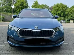 Blau Gebraucht 2021 Skoda Octavia Clever Kombi | 20.000 € (Superpreis)