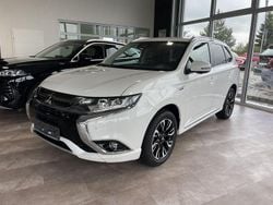 Perlmuttweiss (p) Gebraucht 2017 Mitsubishi Outlander P-HEV Top SUV | 18.900 € (Fairer Preis)