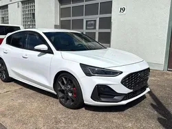 Frostweiß Gebraucht 2022 Ford Focus Performance Edition Limousine | 23.990 € (Guter Preis)