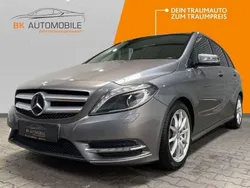 Grau Gebraucht 2012 Mercedes B180 Van / Kleinbus | 12.800 €