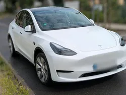 Weiß Gebraucht 2023 Tesla Model Y SUV | 32.200 €