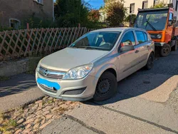 Grau Gebraucht 2009 Opel Astra Limousine | 3.500 € (Fairer Preis)
