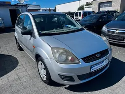 Silber Gebraucht 2005 Ford Fiesta Kleinwagen | 4.990 €