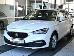 Candy weiss Gebraucht 2021 Seat Leon Style Kombi | 17.300 € (Fairer Preis)