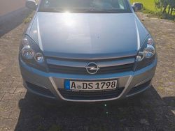 Grau Gebraucht 2004 Opel Astra Limousine | 600 € (Fairer Preis)