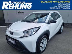 Schneeweiß Gebraucht 2024 Toyota Aygo X Business Edition SUV | 15.520 € (Fairer Preis)