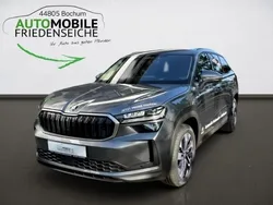 Graphitegrau metallic Gebraucht 2024 Skoda Kodiaq Selection SUV | 45.970 € (Teuer)