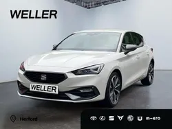 Weiss Gebraucht 2021 Seat Leon FR Limousine | 24.349 € (Etwas zu teuer)