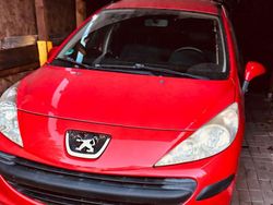 Rot Gebraucht 2007 Peugeot 207 Filou Limousine | 2.300 € (Fairer Preis)