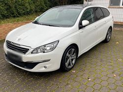 Weiß Gebraucht 2014 Peugeot 308 Kombi | 6.300 € (Etwas zu teuer)