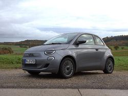 Grau Gebraucht 2022 Fiat 500e Icon | 14.500 € (Guter Preis)