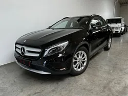 Nachtschwarz unilack Gebraucht 2017 Mercedes GLA180 SUV | 17.990 € (Superpreis)