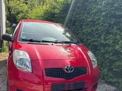 Rot Gebraucht 2008 Toyota Yaris Limousine | 1.200 € (Superpreis)