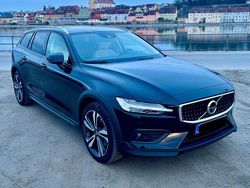 Schwarz Gebraucht 2020 Volvo V60 CC Pro Kombi | 33.400 € (Fairer Preis)