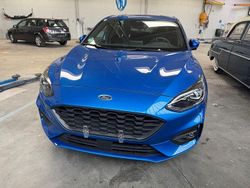 Blau Gebraucht 2020 Ford Focus ST-Line Limousine | 15.700 € (Guter Preis)