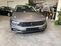 Grau Gebraucht 2023 VW Passat Business Kombi | 19.000 € (Guter Preis)