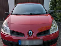 Rot Gebraucht 2006 Renault Clio II Kleinwagen | 1.850 € (Fairer Preis)