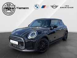 Midnight black Gebraucht 2023 Mini Cooper Essential Kleinwagen | 23.311 € (Fairer Preis)