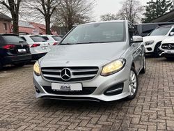 Silber Gebraucht 2018 Mercedes 180 Limousine | 12.950 € (Superpreis)