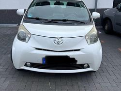 Weiß Gebraucht 2009 Toyota iQ Kleinwagen | 4.898 € (Etwas zu teuer)