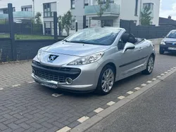 Silber Gebraucht 2007 Peugeot 207 CC Cabrio | 2.900 € (Guter Preis)