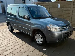 Grau Gebraucht 2005 Citroën Berlingo Van / Kleinbus | 6.800 €