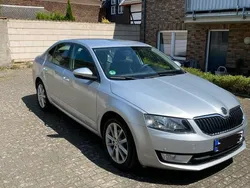 Silber Gebraucht 2014 Skoda Octavia Limousine | 9.750 € (Guter Preis)