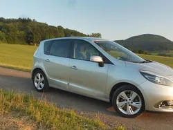 Silber Gebraucht 2013 Renault Scénic III Dynamique Van / Kleinbus | 8.999 € (Etwas zu teuer)