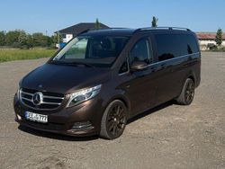 Braun Gebraucht 2017 Mercedes V220 Exclusive Van / Kleinbus | 35.900 €