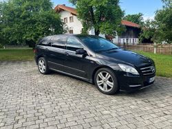 Schwarz Gebraucht 2011 Mercedes R350 Van / Kleinbus | 16.900 €