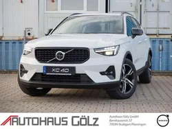 Crystal white / metallic Gebraucht 2024 Volvo XC40 Plus SUV | 36.975 € (Fairer Preis)