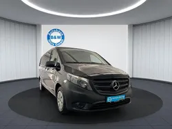 Obsidianschwarz metallic Gebraucht 2021 Mercedes Vito Van / Kleinbus | 25.999 € (Fairer Preis)