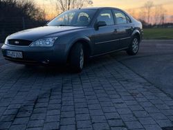 Grau Gebraucht 2002 Ford Mondeo Futura Limousine | 2.400 € (Etwas zu teuer)