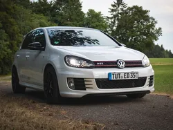 Weiß Gebraucht 2012 VW Golf VI Edition Limousine | 17.800 €