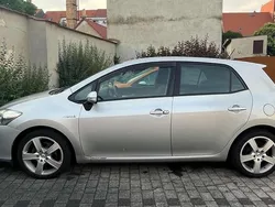 Silber Gebraucht 2012 Toyota Auris Hybrid Limousine | 7.800 € (Guter Preis)