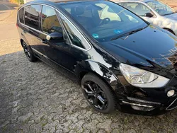 Schwarz Gebraucht 2011 Ford S-MAX Individual Van / Kleinbus | 8.900 €