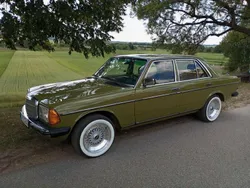 Grün Gebraucht 1981 Mercedes 200 Limousine | 9.600 €