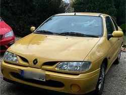 Gelb Gebraucht 1996 Renault Mégane Coupé Coupé | 1.000 €