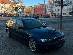 Blau Gebraucht 2003 BMW 320 Kombi | 1.990 € (Fairer Preis)