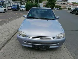 Hellfliedermetallic Gebraucht 1995 Ford Escort Ghia Limousine | 2.400 €