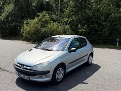Silber Gebraucht 2003 Peugeot 206 Kleinwagen | 1.599 € (Fairer Preis)