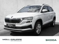Moonweiß perleffekt Gebraucht 2024 Skoda Karoq Elegance SUV | 30.990 € (Guter Preis)