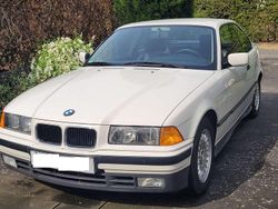 Weiß Gebraucht 1992 BMW 325 Coupé | 18.900 €