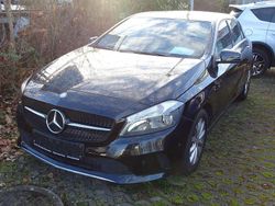 Kosmosschwarz metalliclack Gebraucht 2015 Mercedes A180 Limousine | 16.900 € (Etwas zu teuer)