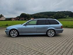 Blau Gebraucht 2003 BMW 530 Lifestyle Kombi | 7.999 € (Fairer Preis)