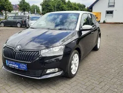 Schwarz Gebraucht 2021 Skoda Fabia Ambition Kleinwagen | 13.971 € (Superpreis)