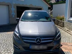 Grau Gebraucht 2015 Mercedes B200 Urban Van / Kleinbus | 15.990 € (Fairer Preis)