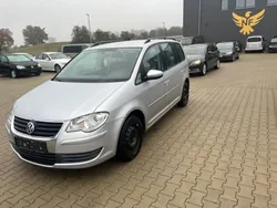 Silber Gebraucht 2010 VW Touran Trendline Van / Kleinbus | 2.990 € (Superpreis)
