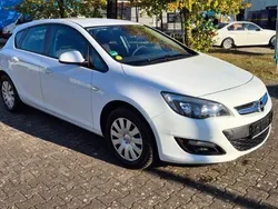 Gebraucht 2015 Opel Astra Limousine | 3.900 € (Guter Preis)