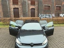 Grau Gebraucht 2015 VW Golf Sportline Limousine | 14.999 € (Etwas zu teuer)